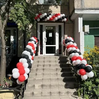 Гирлянда из воздушных шаров на перила прямая