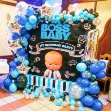 Фотозона из шариков для мальчика Boss Baby